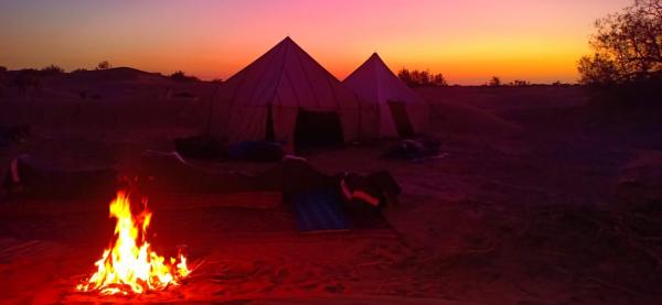 randonnee desert maroc, trekking sahara maroc, circuit dans le desert marocain, dromadaire maroc, experience nomade maroc, randonnee M'Hamid, erg Cheb