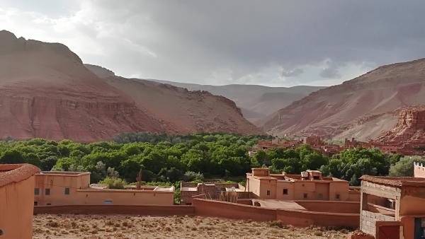 Trekking in roses valley . : treks dades Morocco, trekking vally roses morocco, rose vally morocco, trek valley.roses valley, dades valley , dades gorge morocco